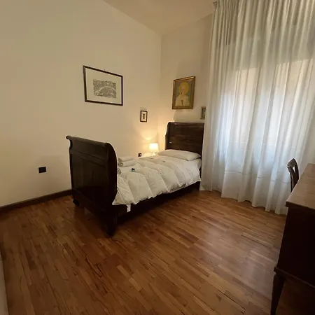 Icaro 1 דירה *